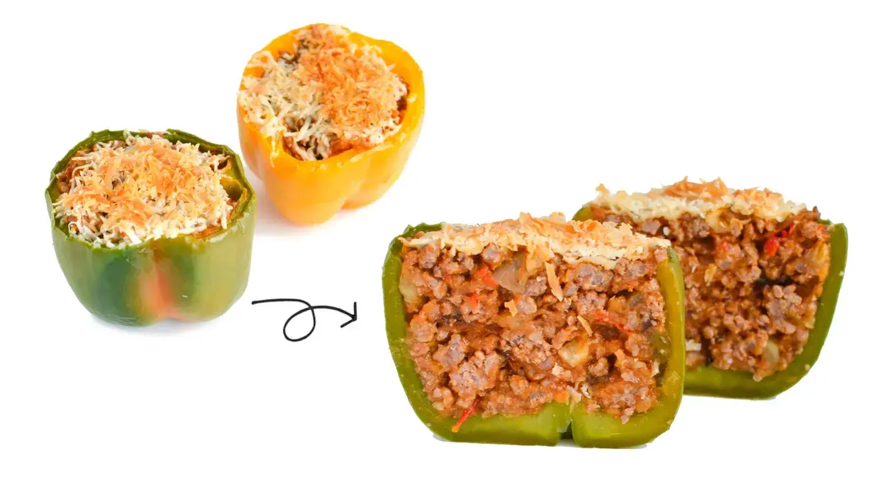 Pimientos rellenos de carne picada y queso, listos para hornear.